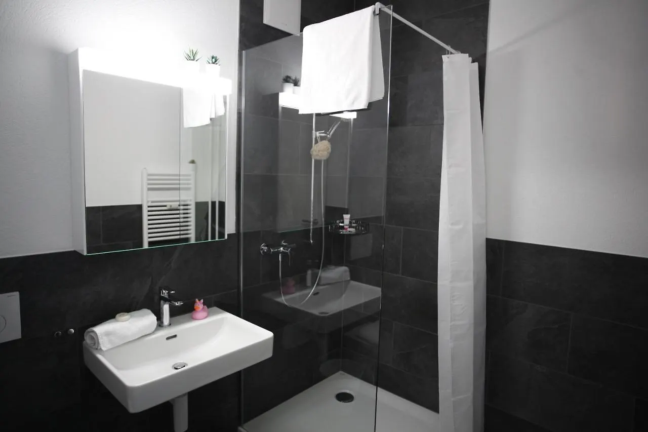Nest Temporary Ag - Shared Living Klybeck Apartment